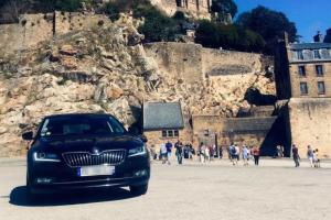 Skoda Superb au Mont St Michel