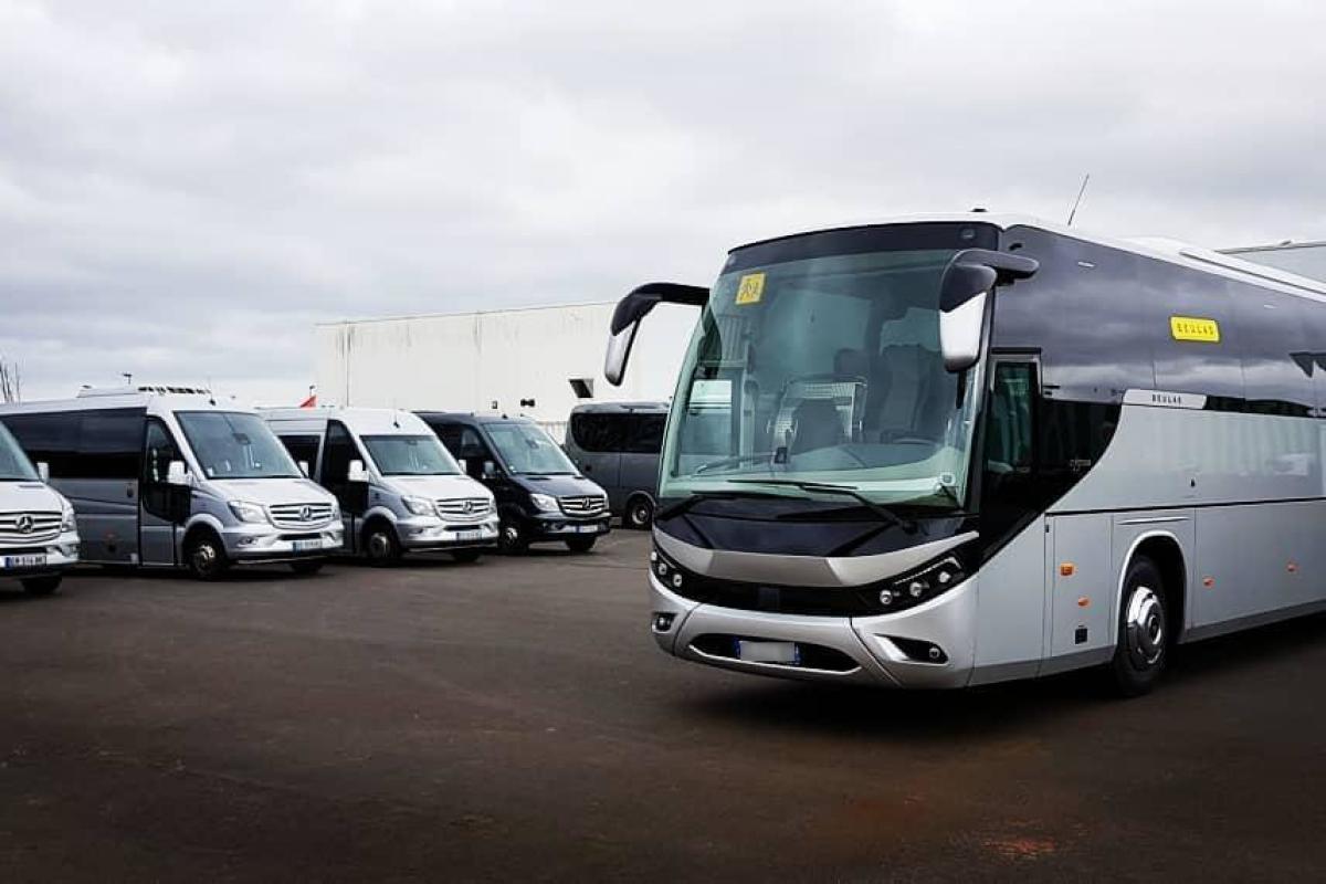 Autocar Luxe 34 à 51 places Autocar Luxe 34 à 51 places